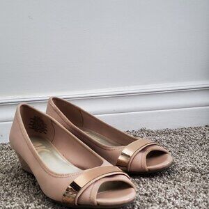 Blush pink low heels 8 1/2 Anne Klein
